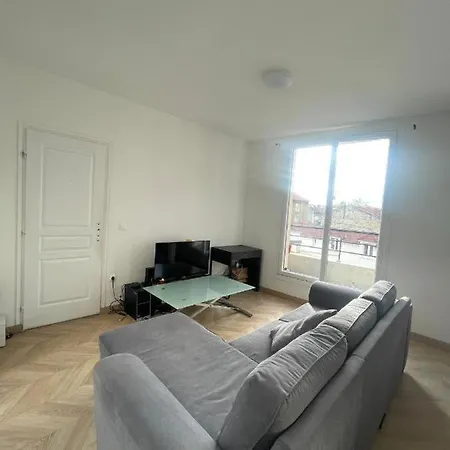 Etage Privatiser Avec Chambre Parentale Et Terrasse 아파트